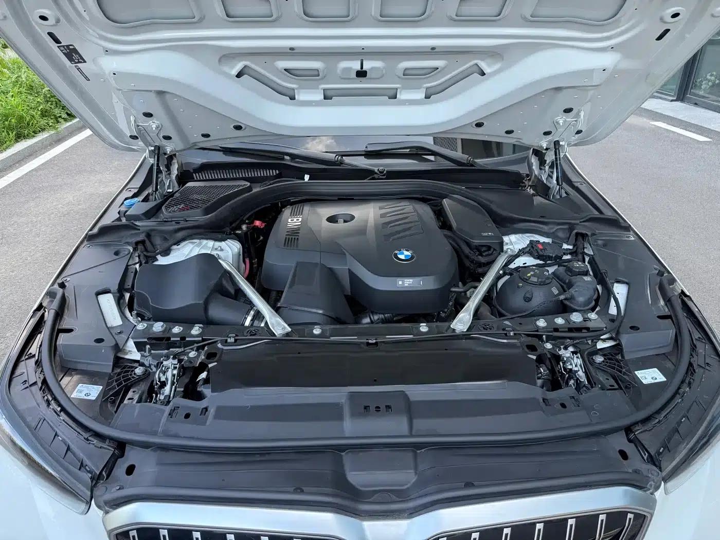 2024 BMW 5 Series 530Li Luxury M Sport Package — миниатюра 13