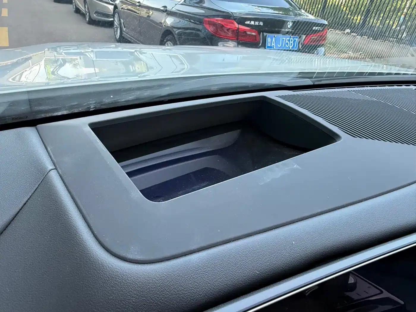 2024 BMW 5 Series 530Li Luxury M Sport Package — миниатюра 10