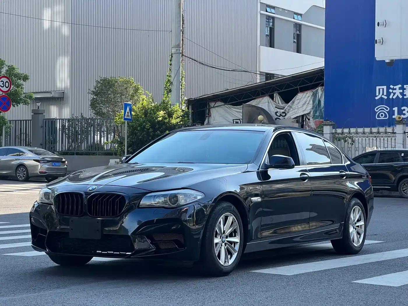 BMW 5 Series 2011 520Li Elegant Edition — миниатюра 2