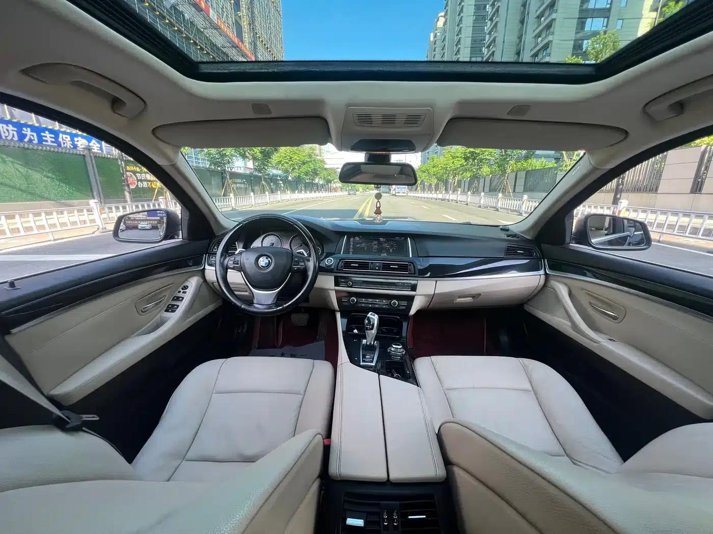 BMW 5 Series 2011 520Li Elegant Edition — миниатюра 9