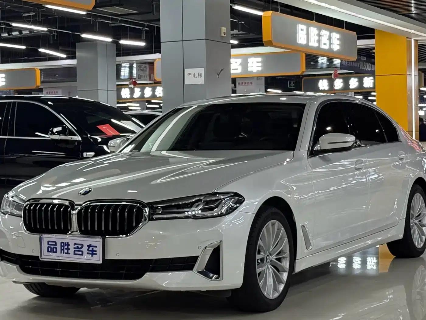 2021 BMW 5 Series Facelift 525Li Luxury Package — миниатюра 1