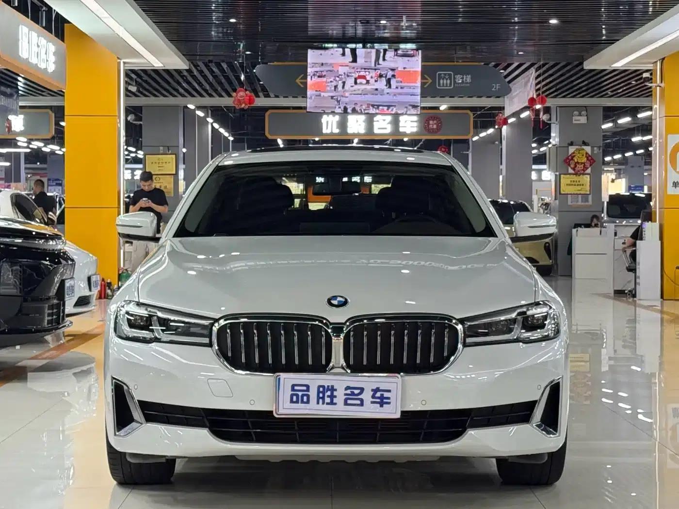 2021 BMW 5 Series Facelift 525Li Luxury Package — миниатюра 2