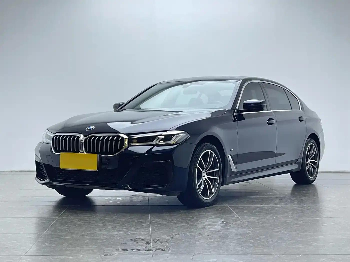 2022 BMW 5 Series 525Li M Sport Package — миниатюра 1