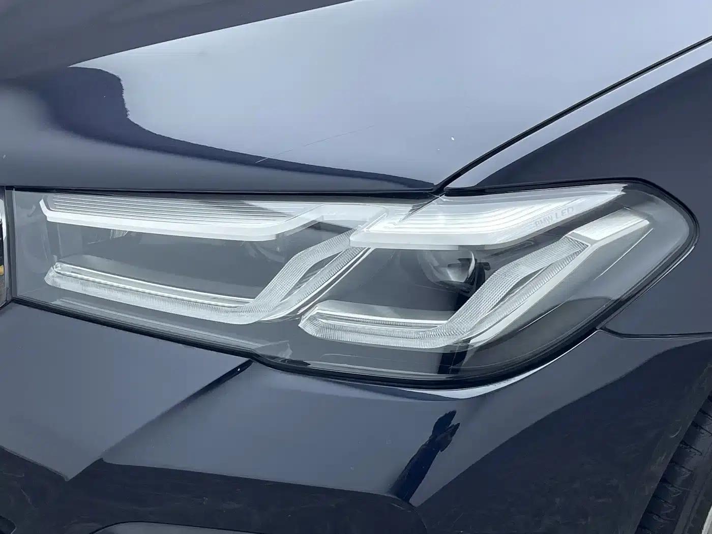 2022 BMW 5 Series 525Li M Sport Package — миниатюра 11