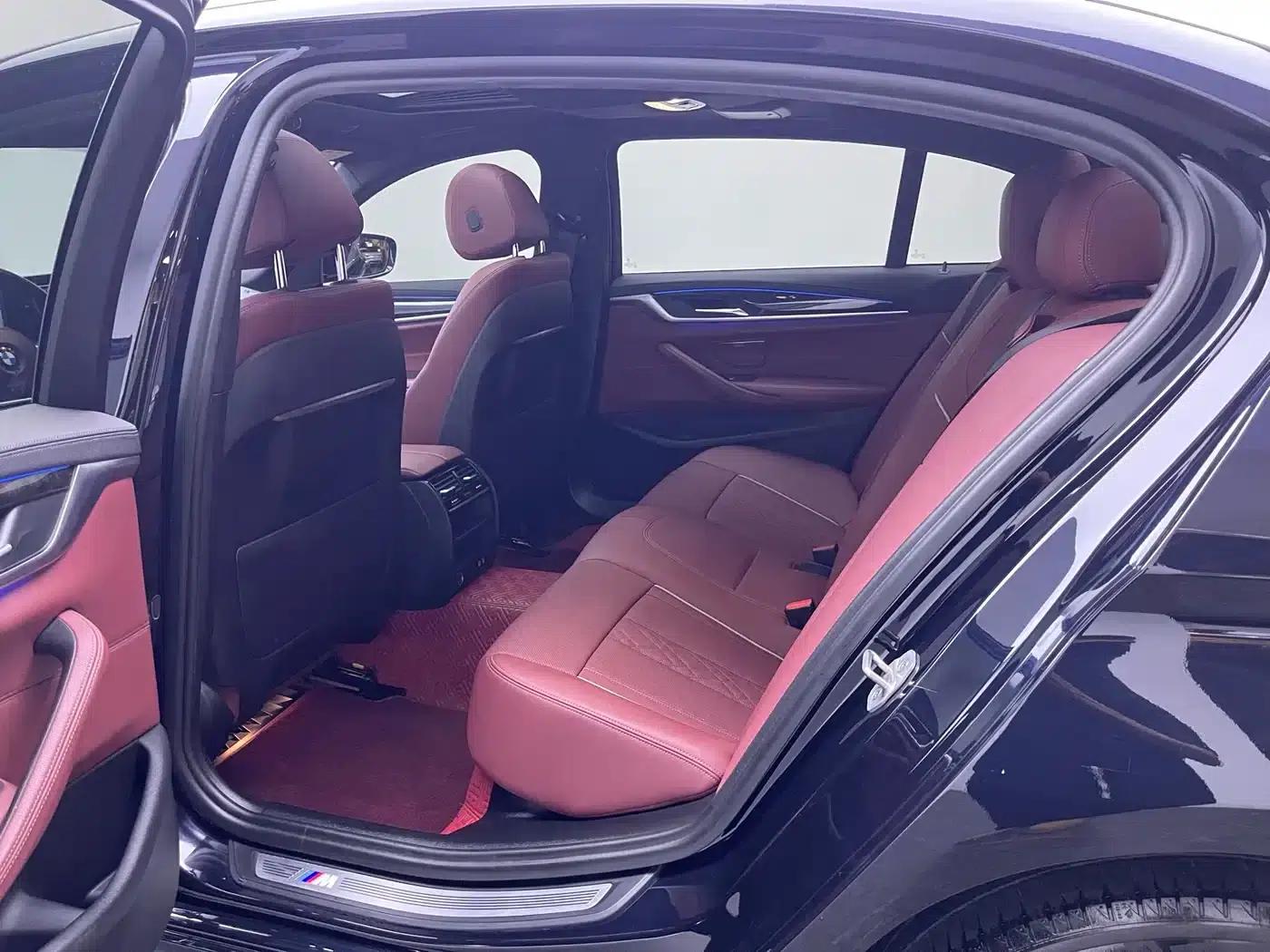 2022 BMW 5 Series 525Li M Sport Package — миниатюра 14