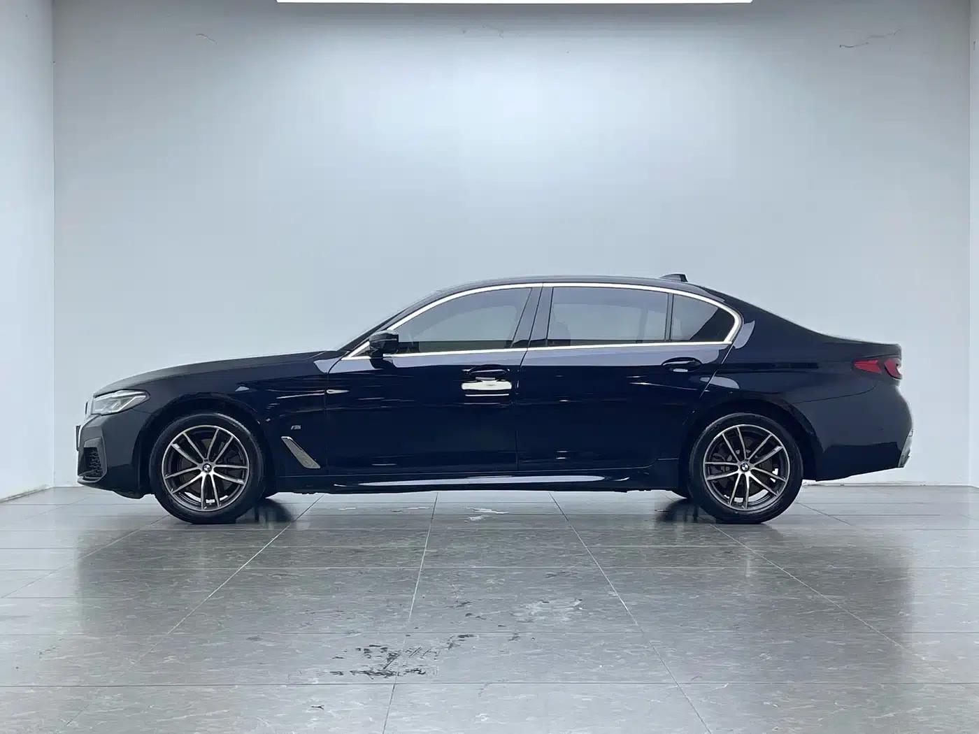 2022 BMW 5 Series 525Li M Sport Package — миниатюра 8