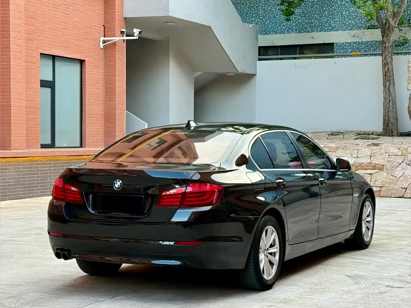 BMW 5 Series 2011 523Li Leading Edition — миниатюра 4
