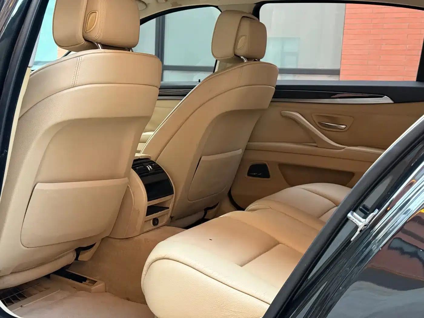 BMW 5 Series 2011 523Li Leading Edition — миниатюра 8