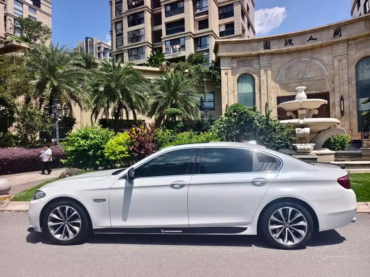 2017 BMW 5 Series 525Li Luxury Design Package — миниатюра 4