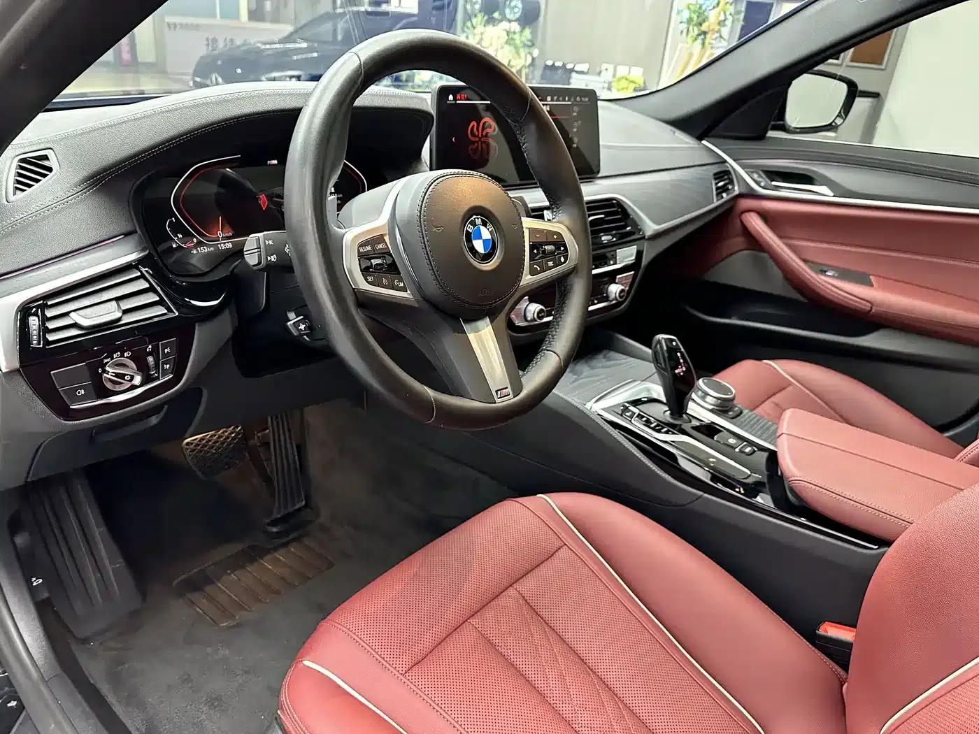 2022 BMW 5 Series 530Li Leading Edition M Sport Package — миниатюра 12