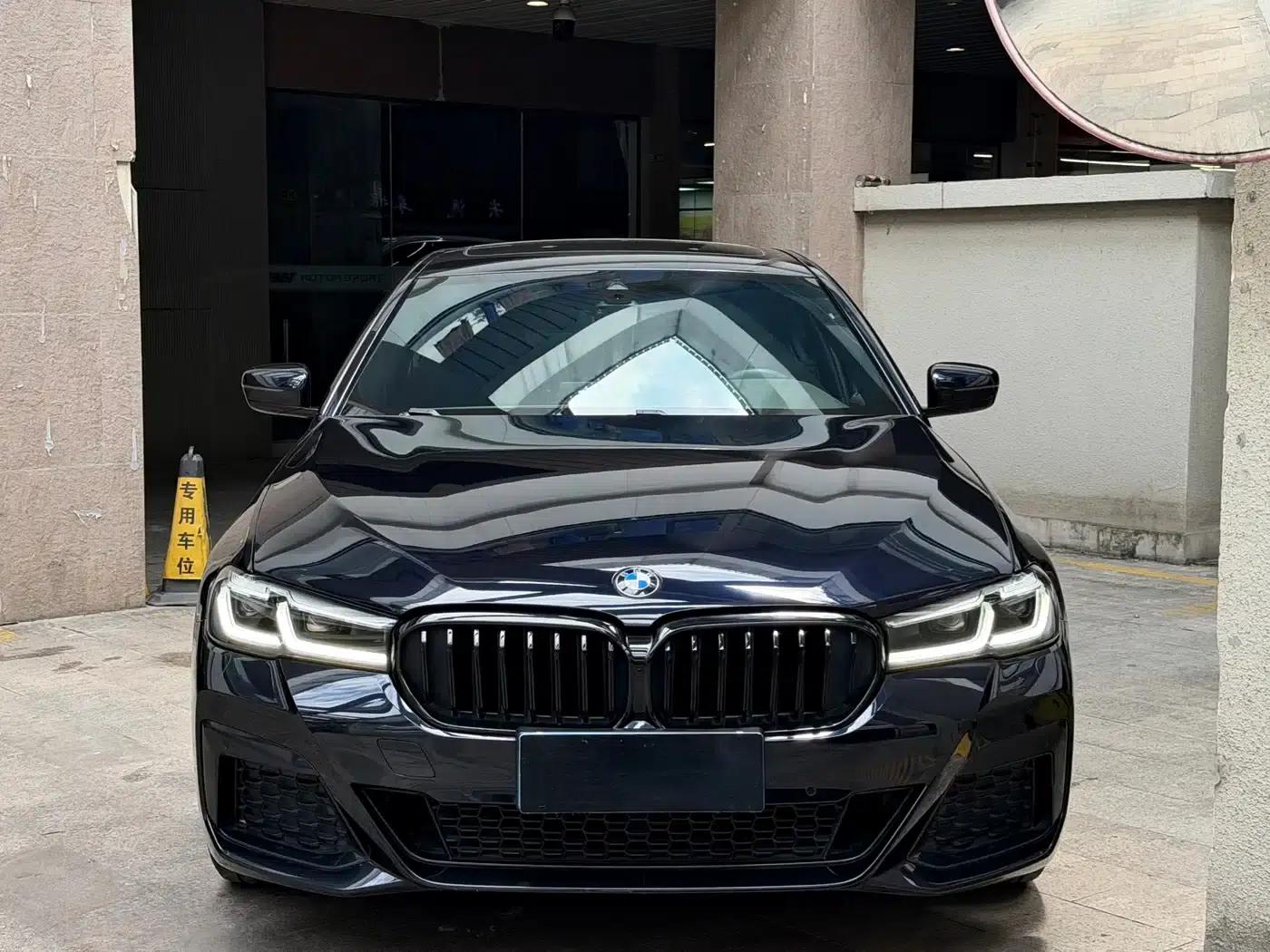 2021 BMW 5 Series 530Li Leading Edition M Sport Package — миниатюра 2