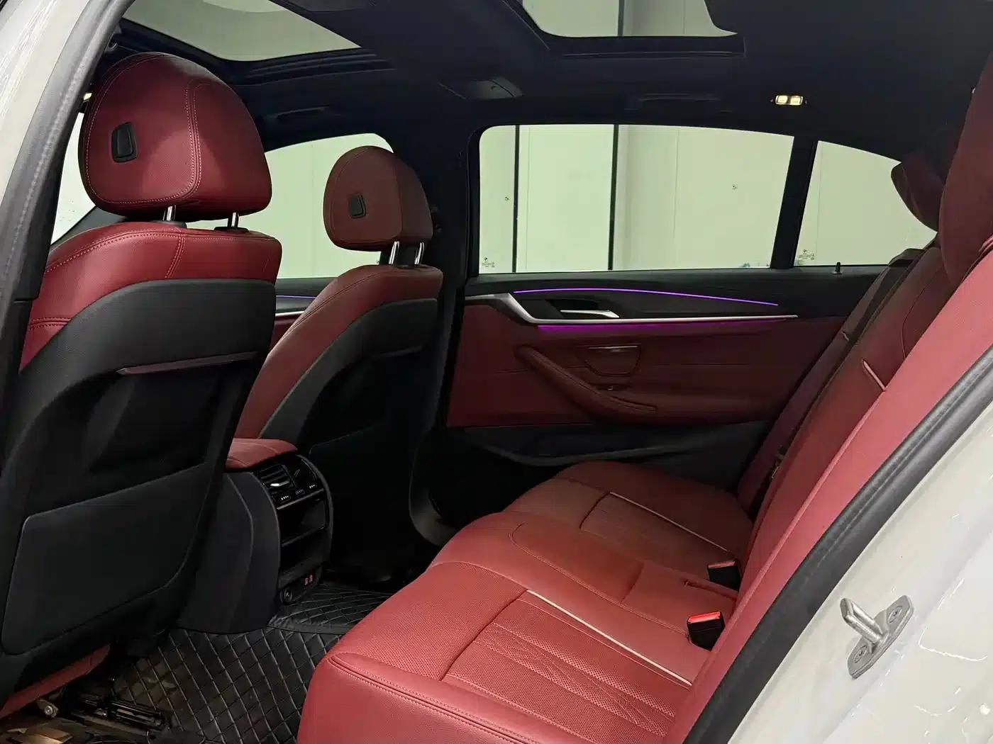 2022 BMW 5 Series 530Li Leading Edition M Sport Package — миниатюра 10