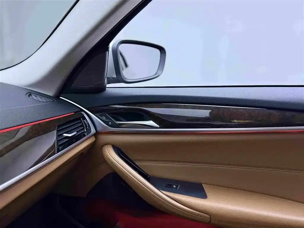 BMW 5 Series 2018 528Li Launch Special Edition — миниатюра 12