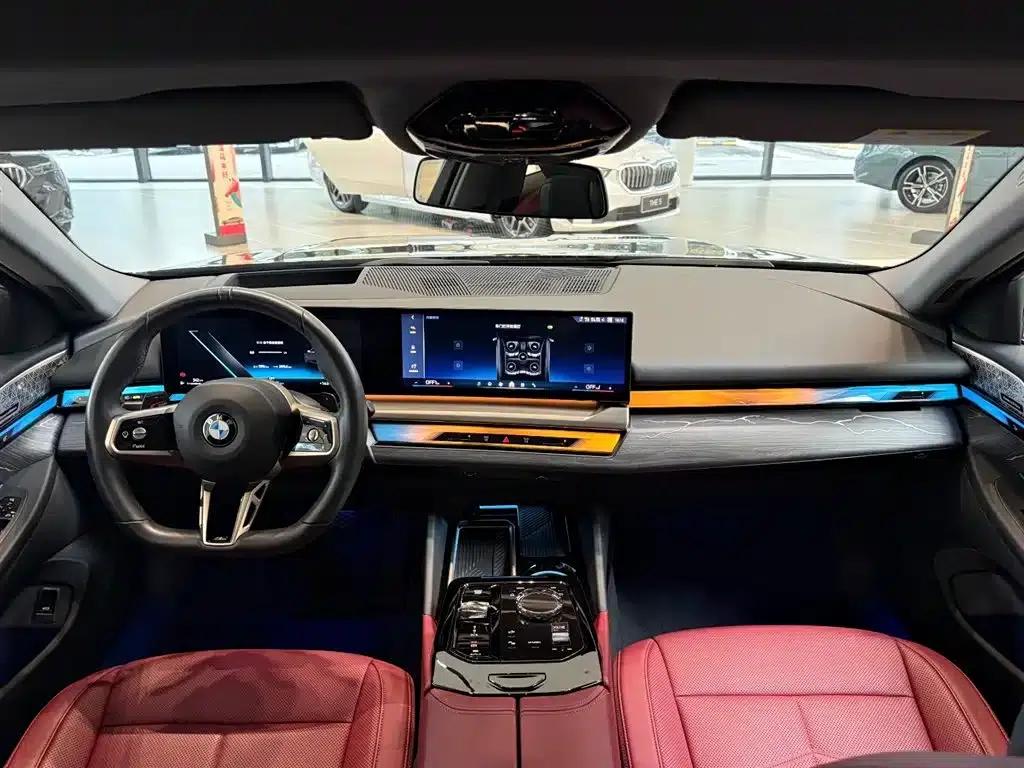 2025 BMW 5 Series 530Li Luxury M Sport Package — миниатюра 5
