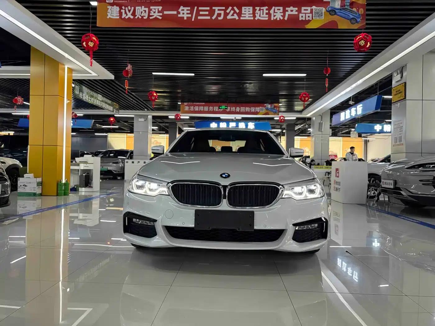 2018 BMW 5 Series Facelift 530Li Leading Edition M Sport Package — миниатюра 2