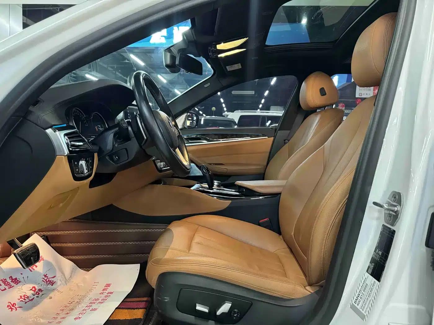 2018 BMW 5 Series Facelift 530Li Leading Edition M Sport Package — миниатюра 4