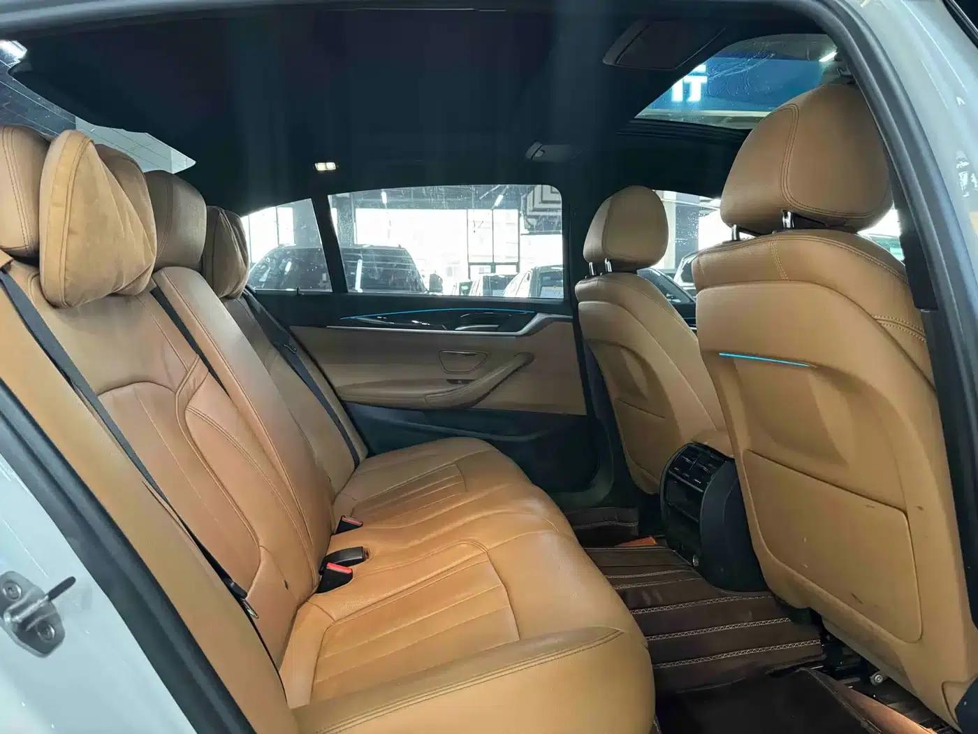 2018 BMW 5 Series Facelift 530Li Leading Edition M Sport Package — миниатюра 6