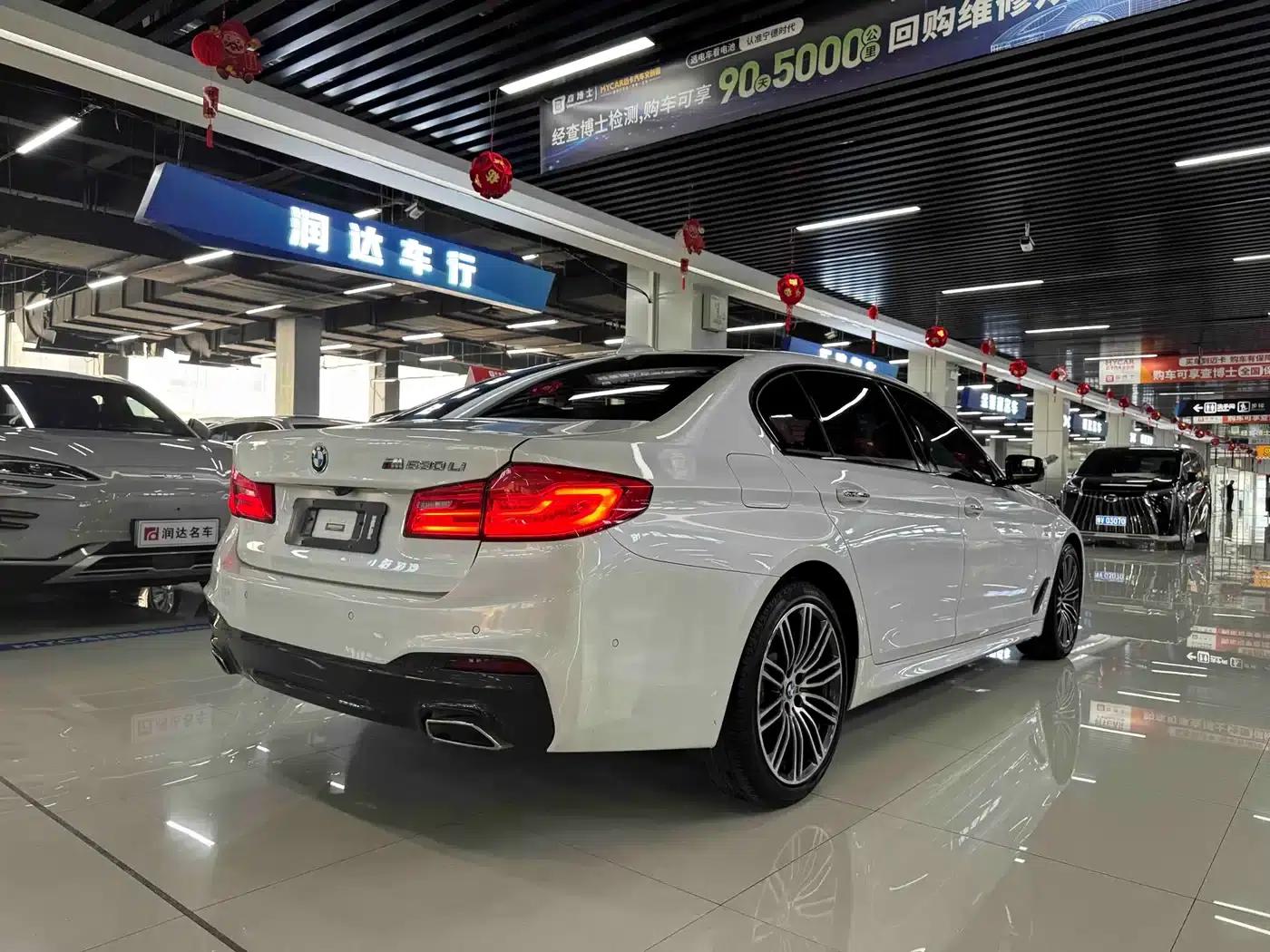 2018 BMW 5 Series Facelift 530Li Leading Edition M Sport Package — миниатюра 9