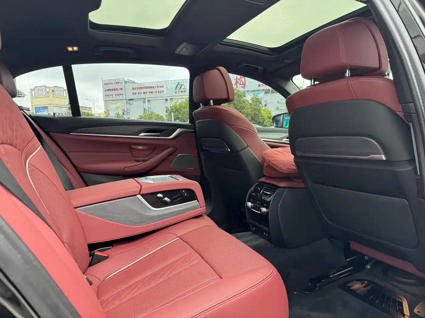 2023 BMW 5 Series Facelift 530Li Luxury M Sport Package — миниатюра 25