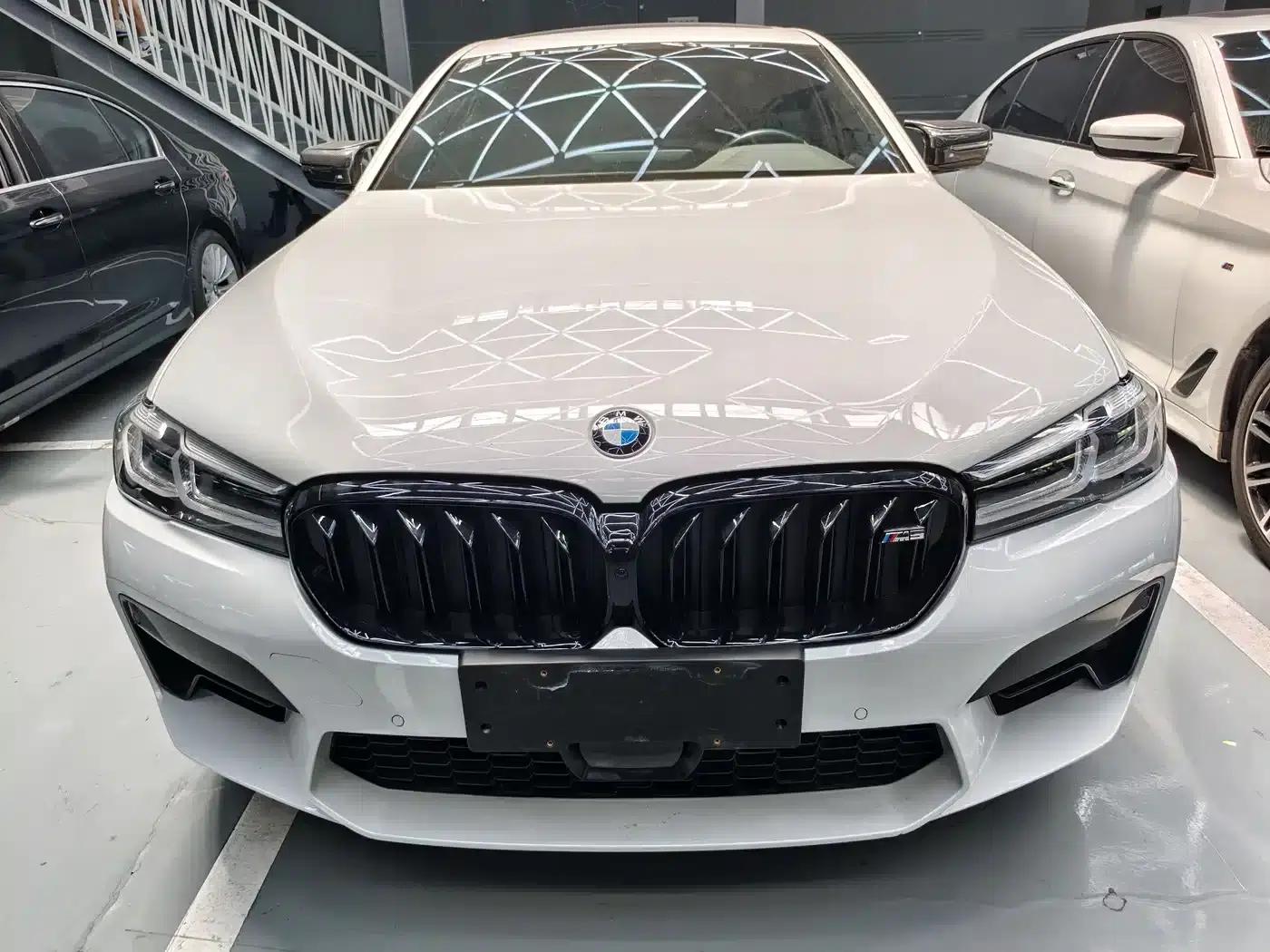 2023 BMW 5 Series 530Li Luxury M Sport Package — миниатюра 2