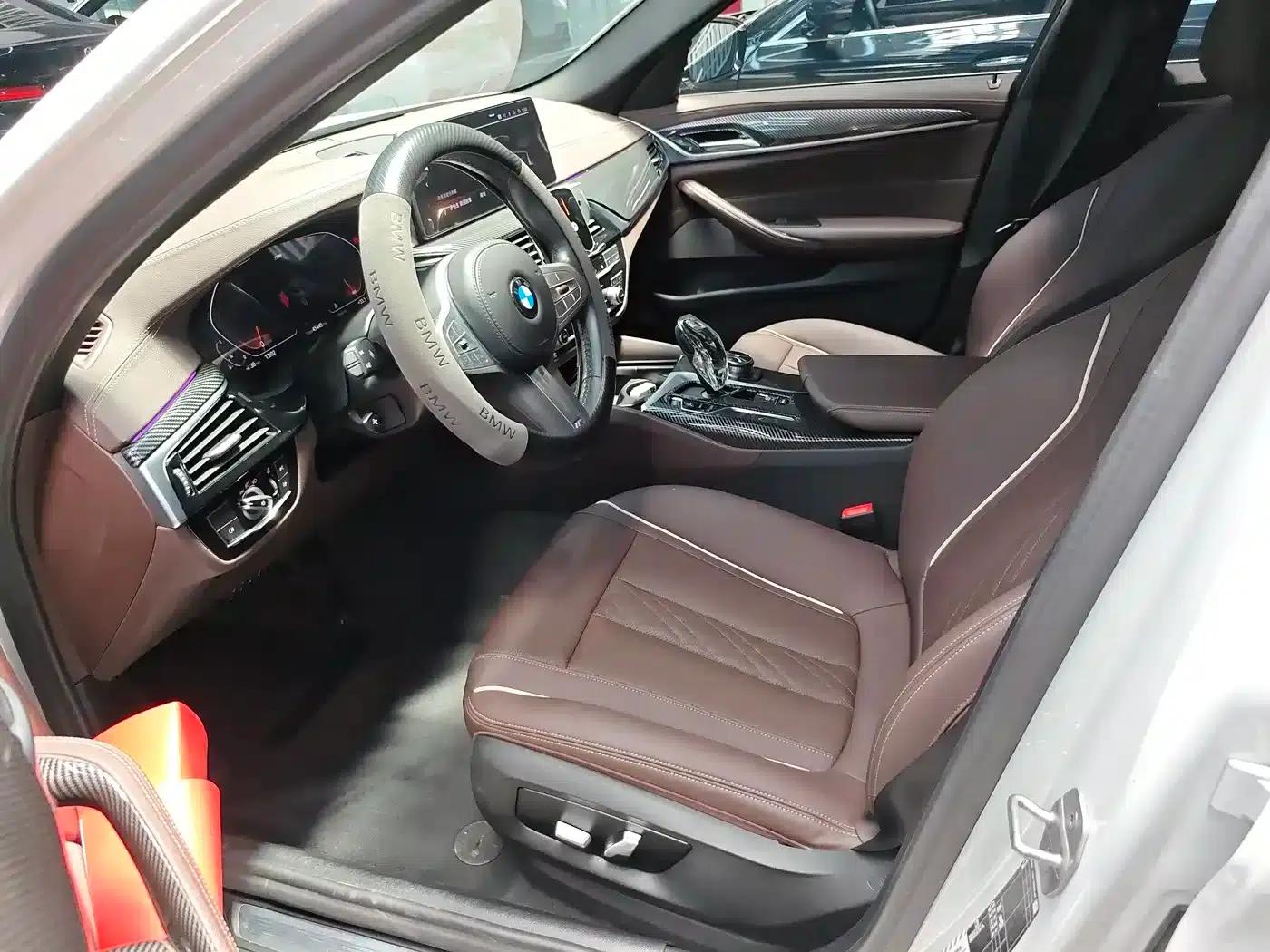2023 BMW 5 Series 530Li Luxury M Sport Package — миниатюра 6