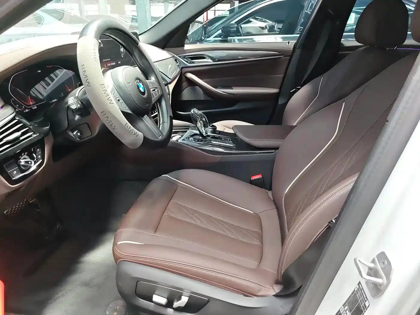 2023 BMW 5 Series 530Li Luxury M Sport Package — миниатюра 7