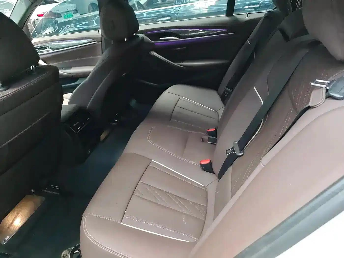 2023 BMW 5 Series 530Li Luxury M Sport Package — миниатюра 8
