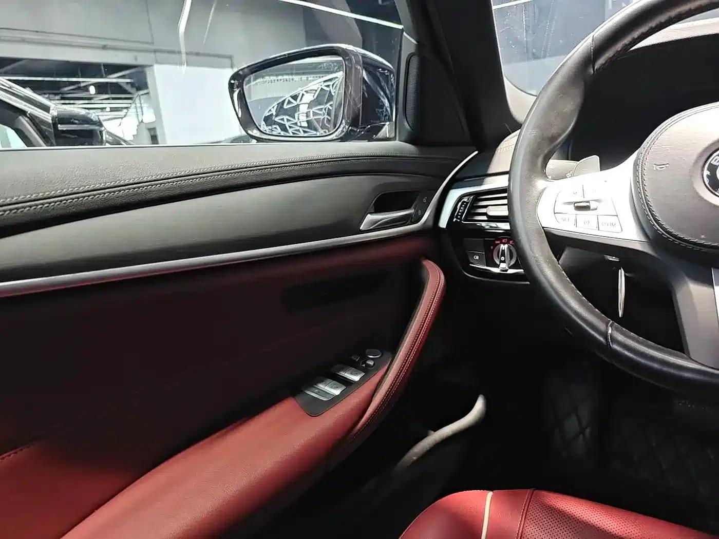 2023 BMW 5 Series 530Li Leading Edition M Sport Package — миниатюра 14