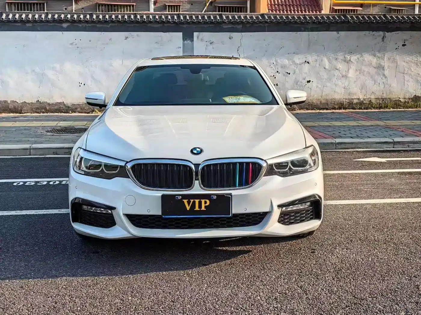 2018 BMW 5 Series 525Li M Sport Package — миниатюра 2