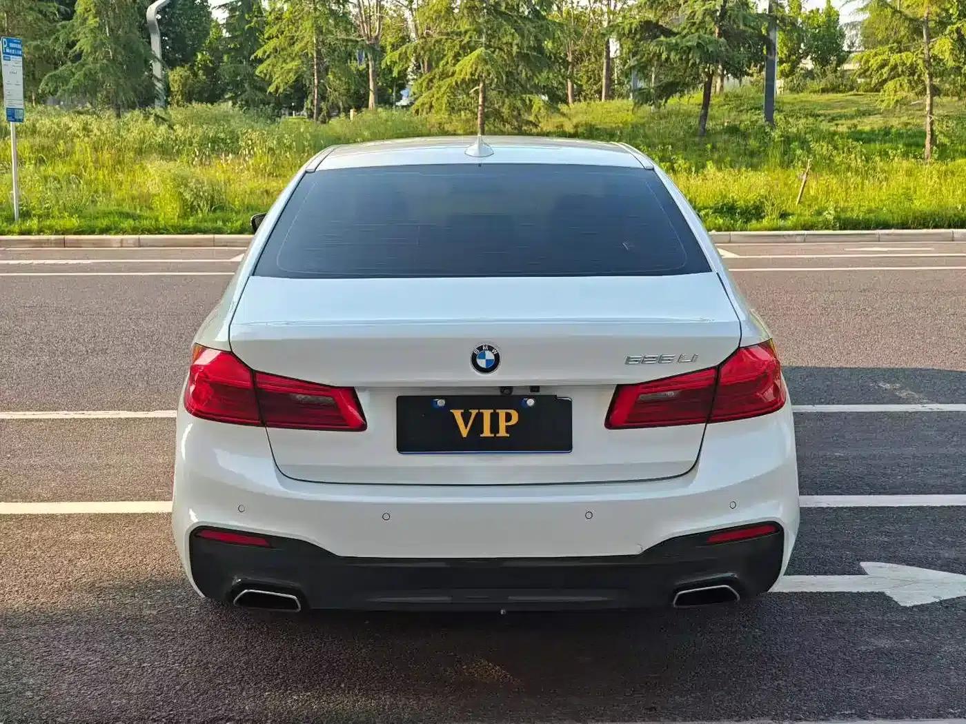2018 BMW 5 Series 525Li M Sport Package — миниатюра 8