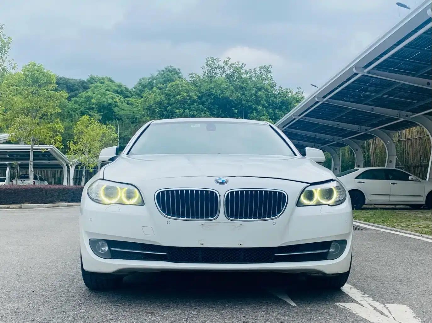 BMW 5 Series 2011 523Li Leading Edition — миниатюра 2