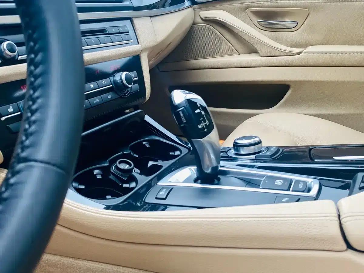 BMW 5 Series 2011 523Li Leading Edition — миниатюра 12