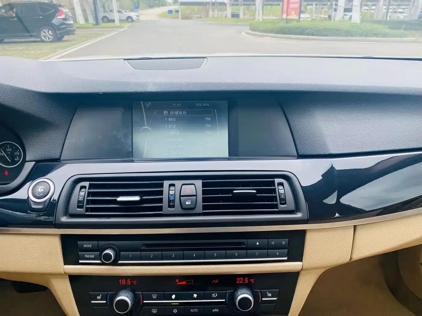 BMW 5 Series 2011 523Li Leading Edition — миниатюра 19