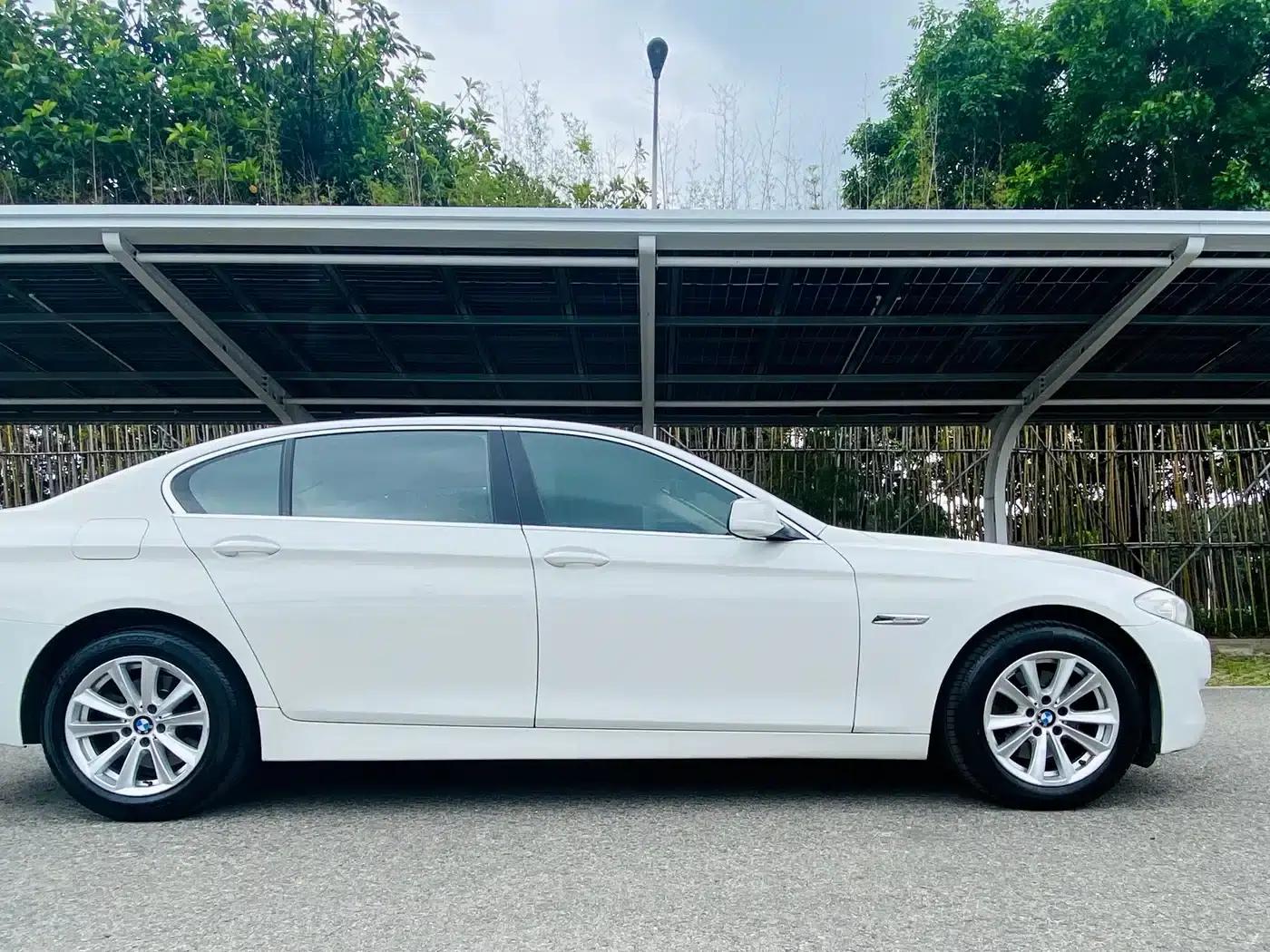 BMW 5 Series 2011 523Li Leading Edition — миниатюра 4