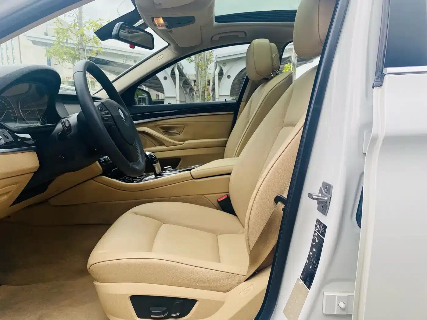 BMW 5 Series 2011 523Li Leading Edition — миниатюра 10