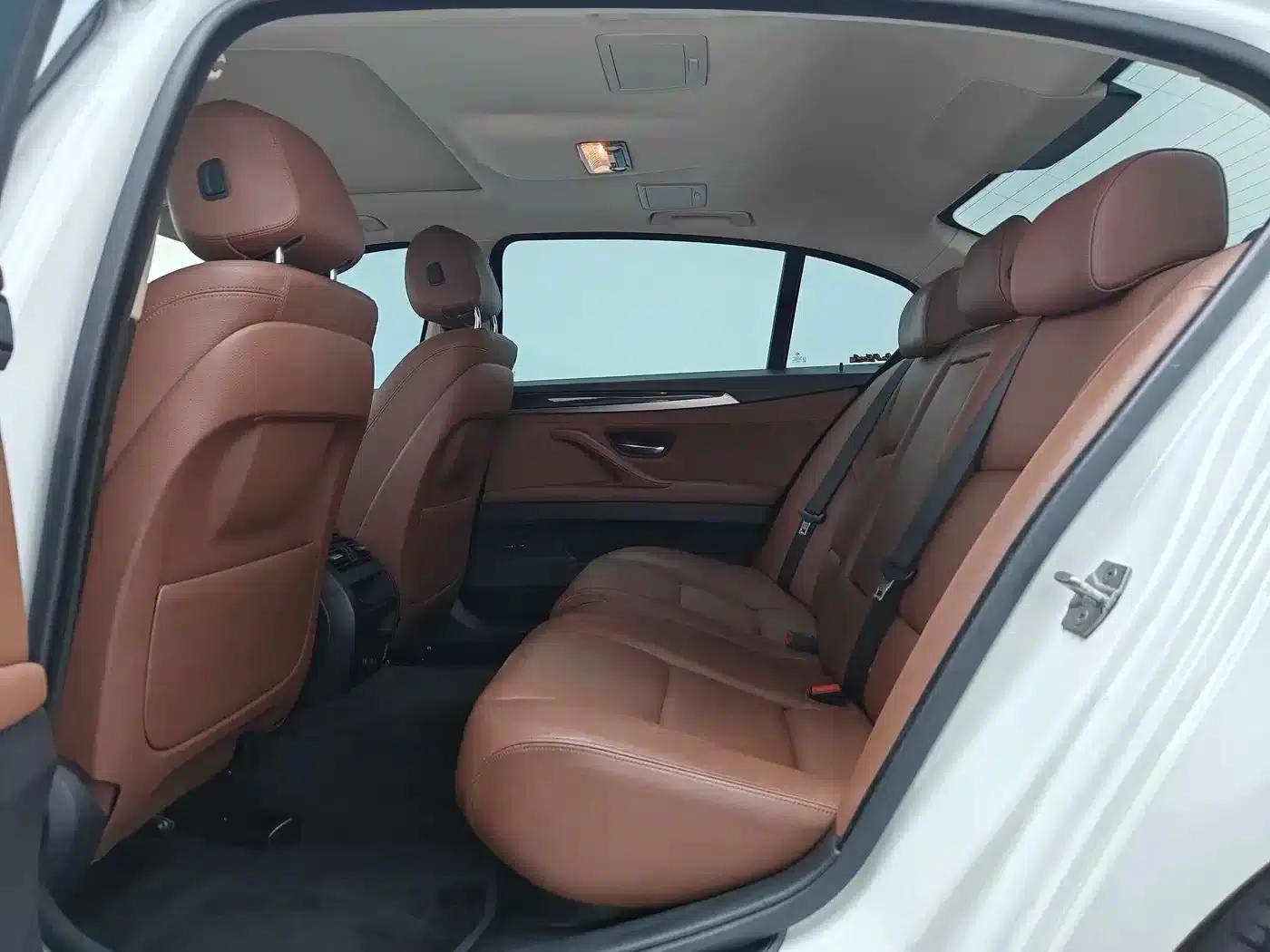 BMW 5 Series 2017 525Li Leading Edition — миниатюра 11
