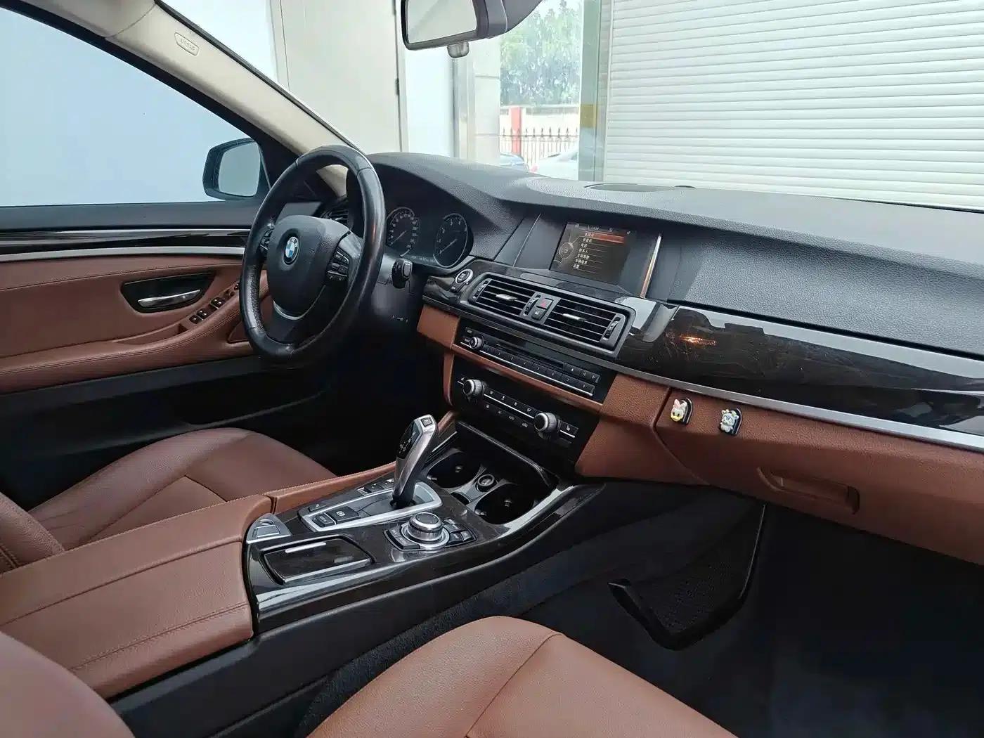 BMW 5 Series 2017 525Li Leading Edition — миниатюра 14