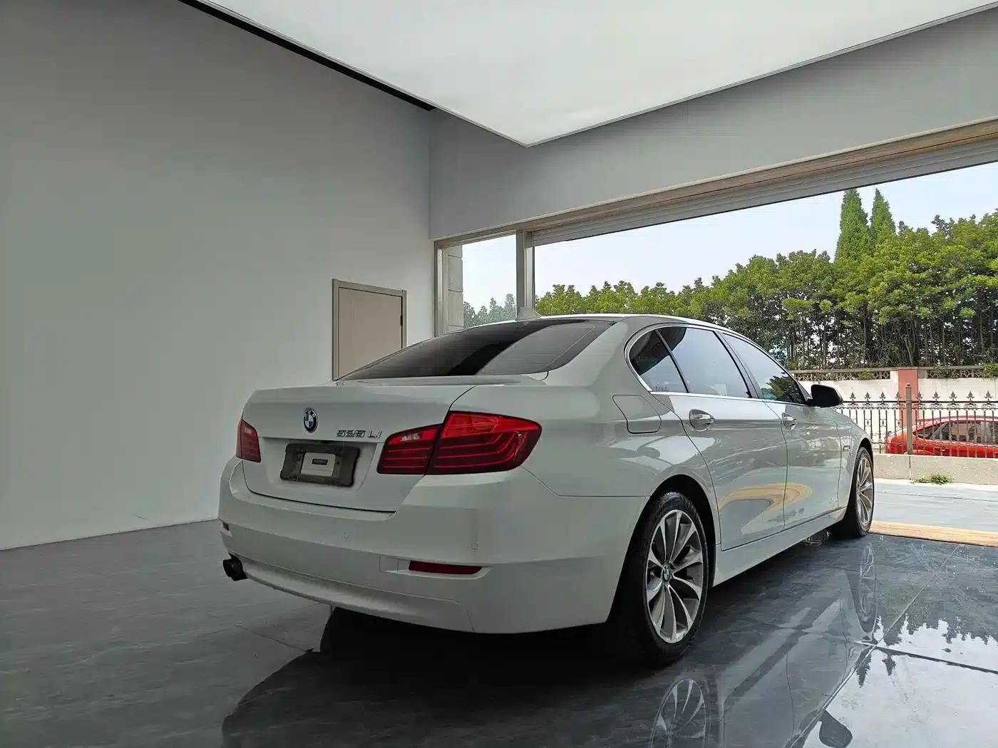 BMW 5 Series 2017 525Li Leading Edition — миниатюра 4