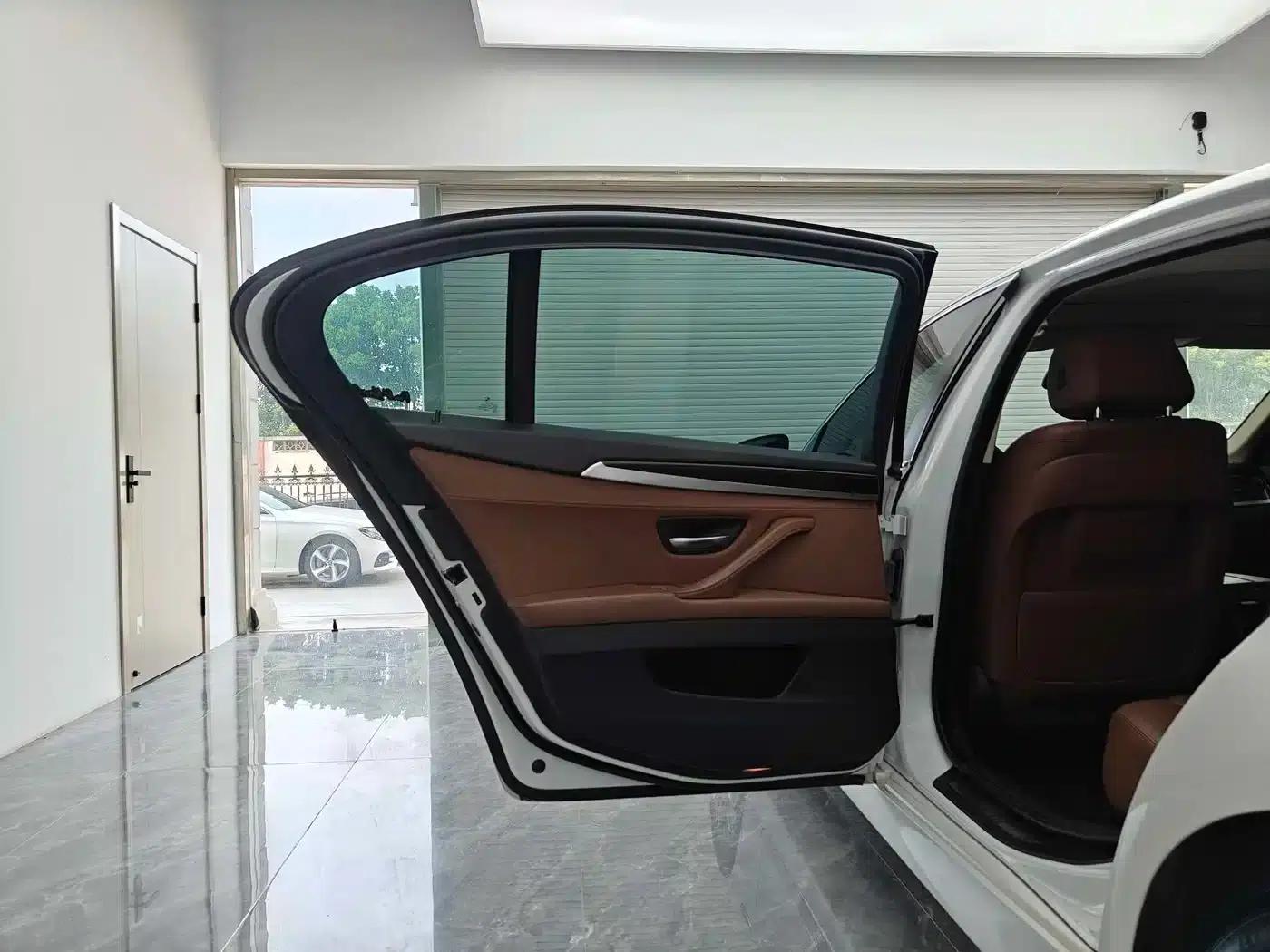 BMW 5 Series 2017 525Li Leading Edition — миниатюра 10
