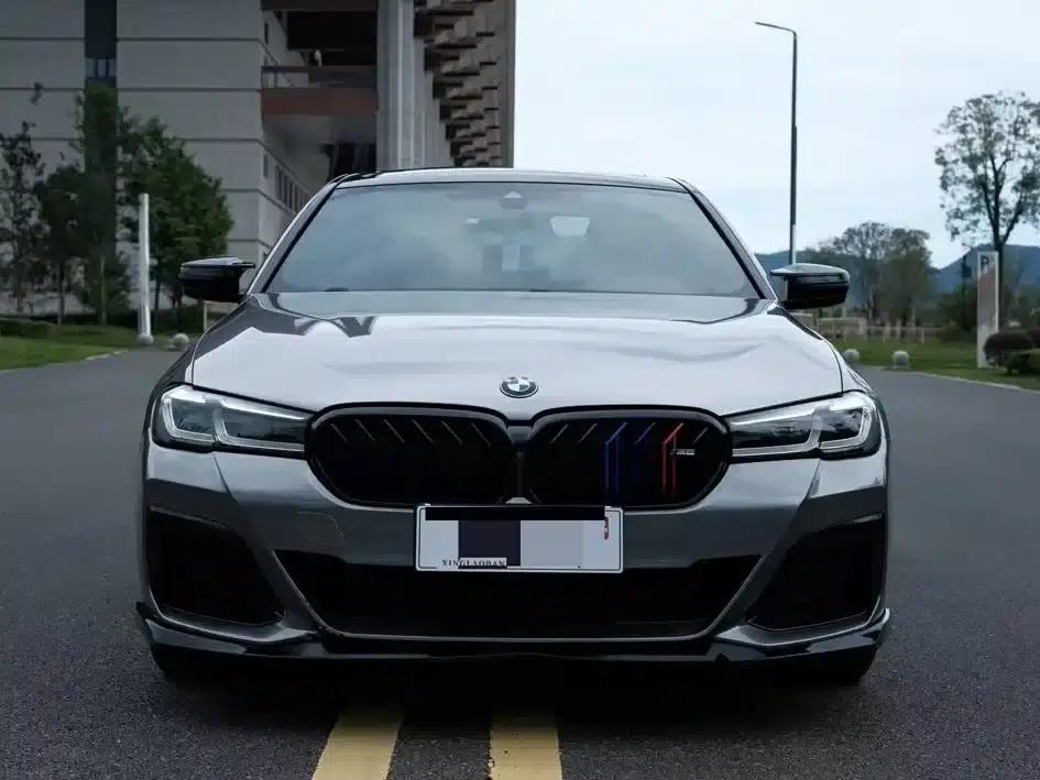 2021 BMW 5 Series 530Li Luxury M Sport Package — миниатюра 2