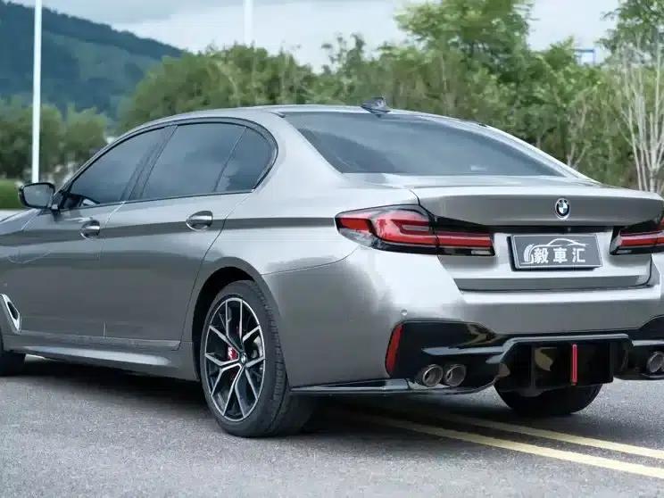 2021 BMW 5 Series 530Li Luxury M Sport Package — миниатюра 9