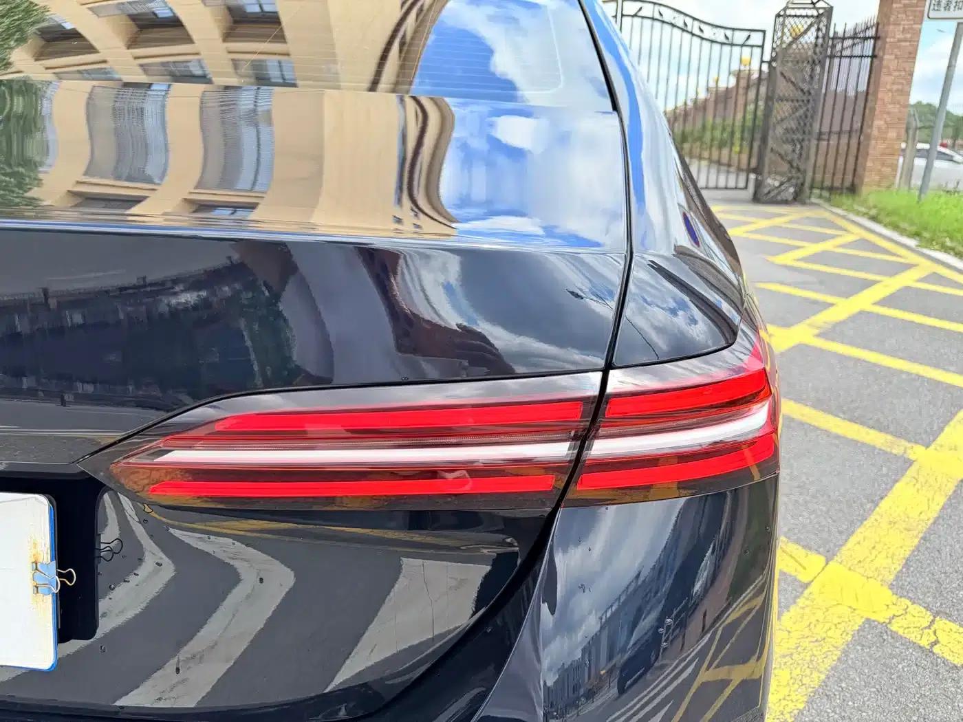 2025 BMW 5 Series 530Li Luxury M Sport Package — миниатюра 17