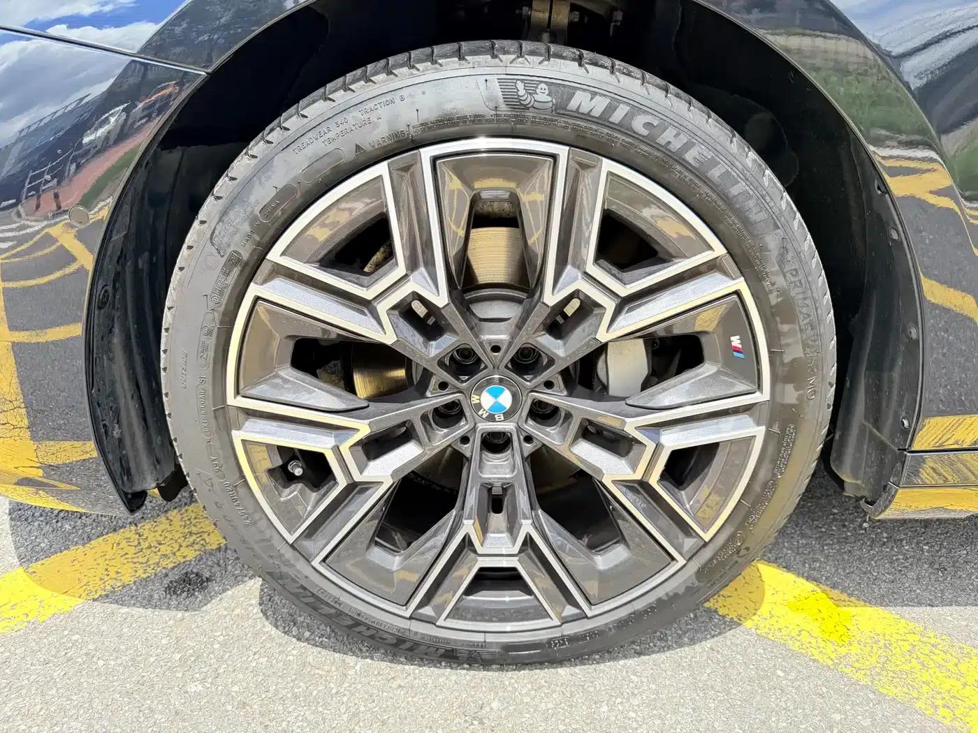 2025 BMW 5 Series 530Li Luxury M Sport Package — миниатюра 5