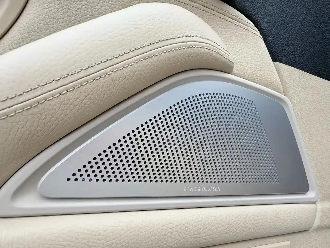 BMW 5 Series 2012 523Li Luxury — миниатюра 16