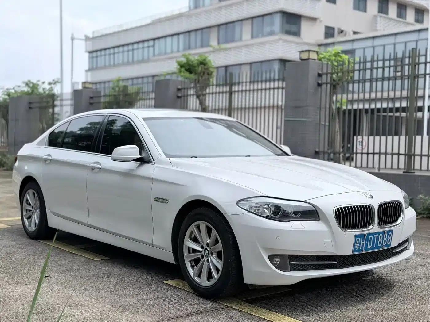 BMW 5 Series 2012 523Li Luxury — миниатюра 10