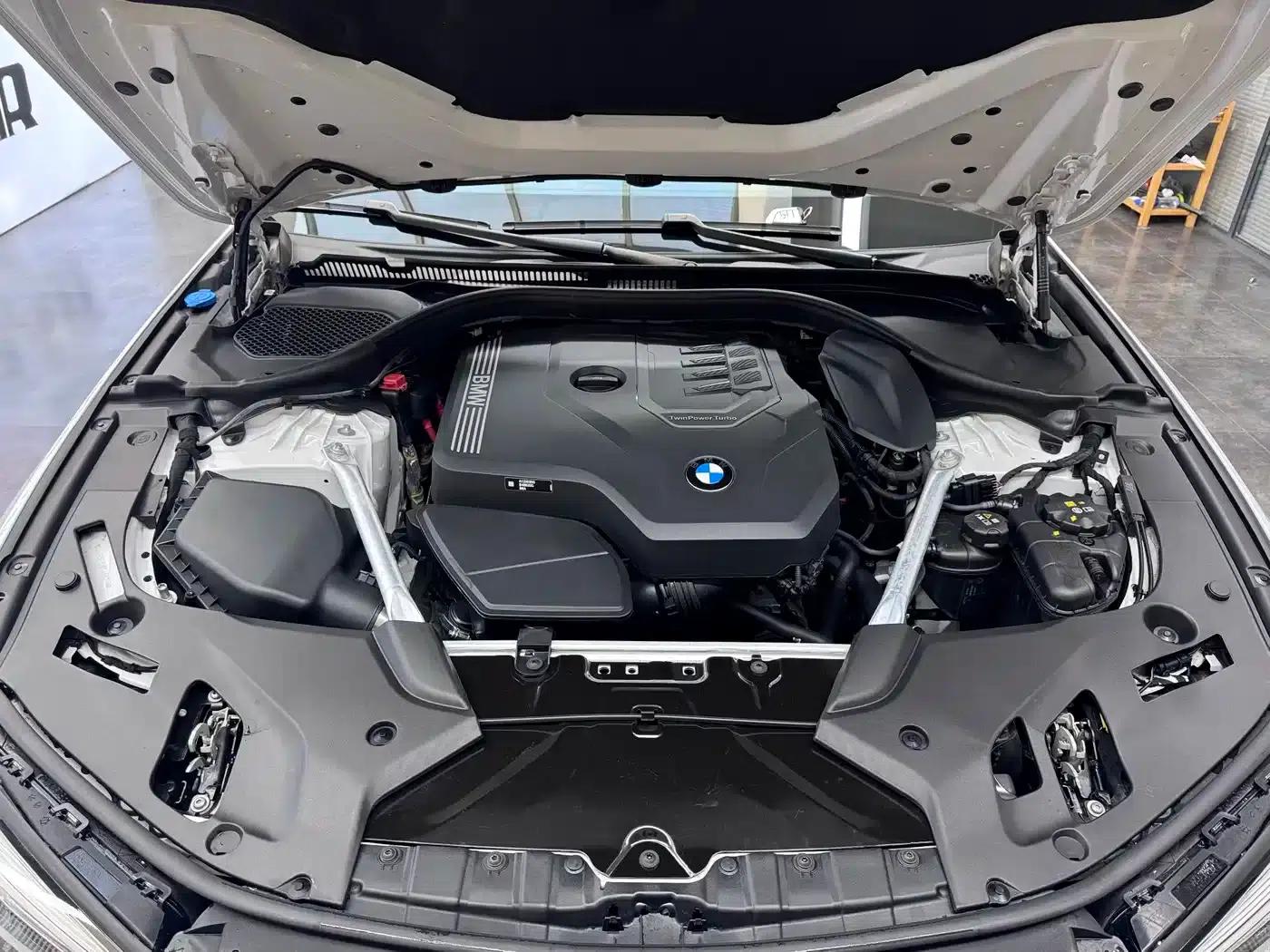 2023 BMW 5 Series 530Li xDrive M Sport Package — миниатюра 17