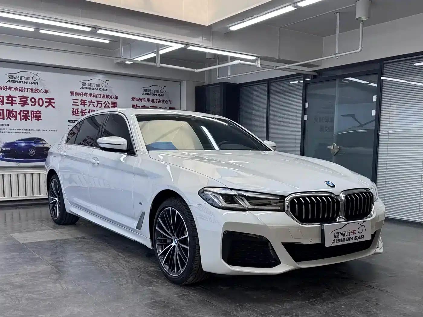 2023 BMW 5 Series 530Li xDrive M Sport Package — миниатюра 3