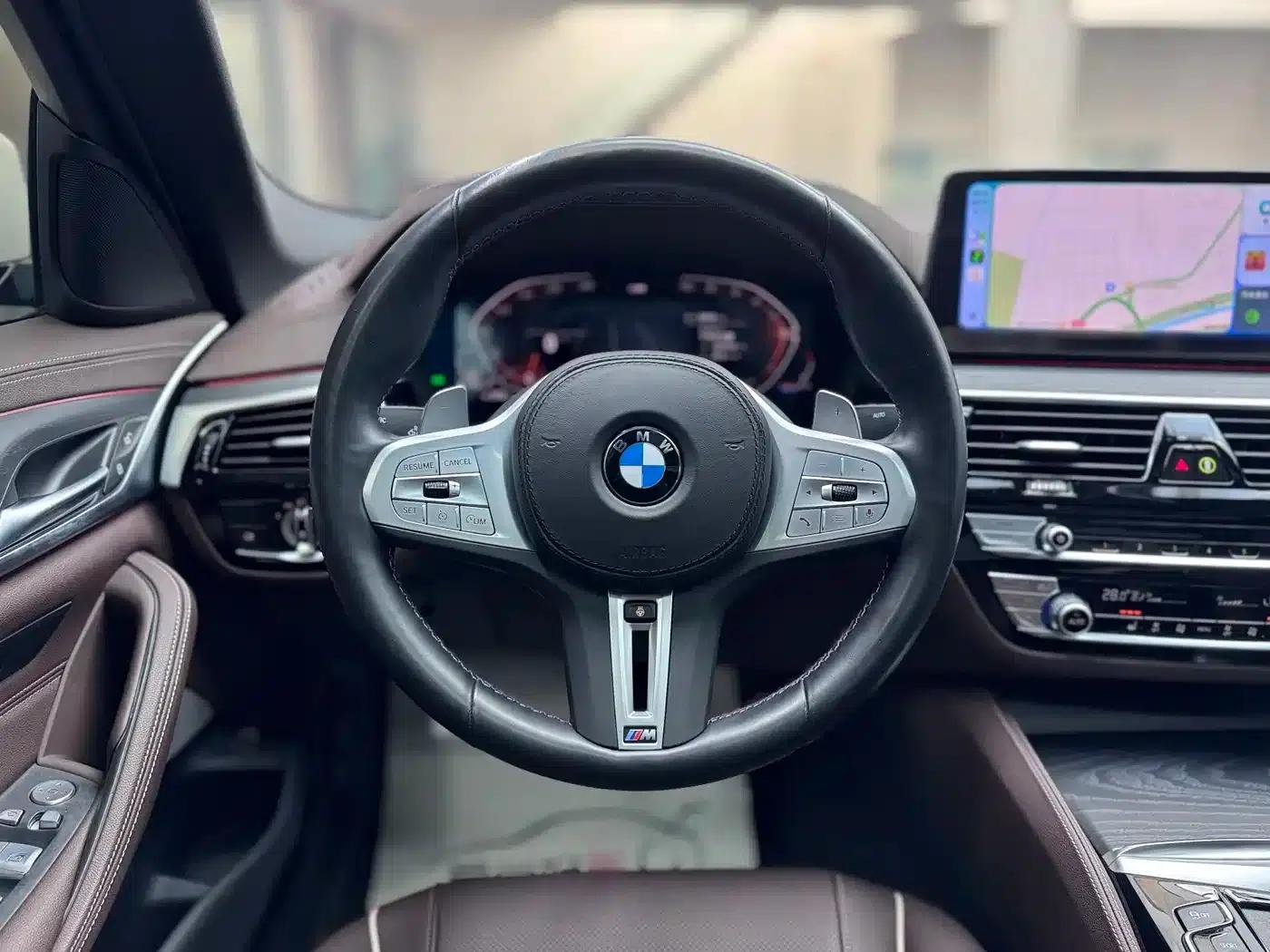 2023 BMW 5 Series 530Li xDrive M Sport Package — миниатюра 10