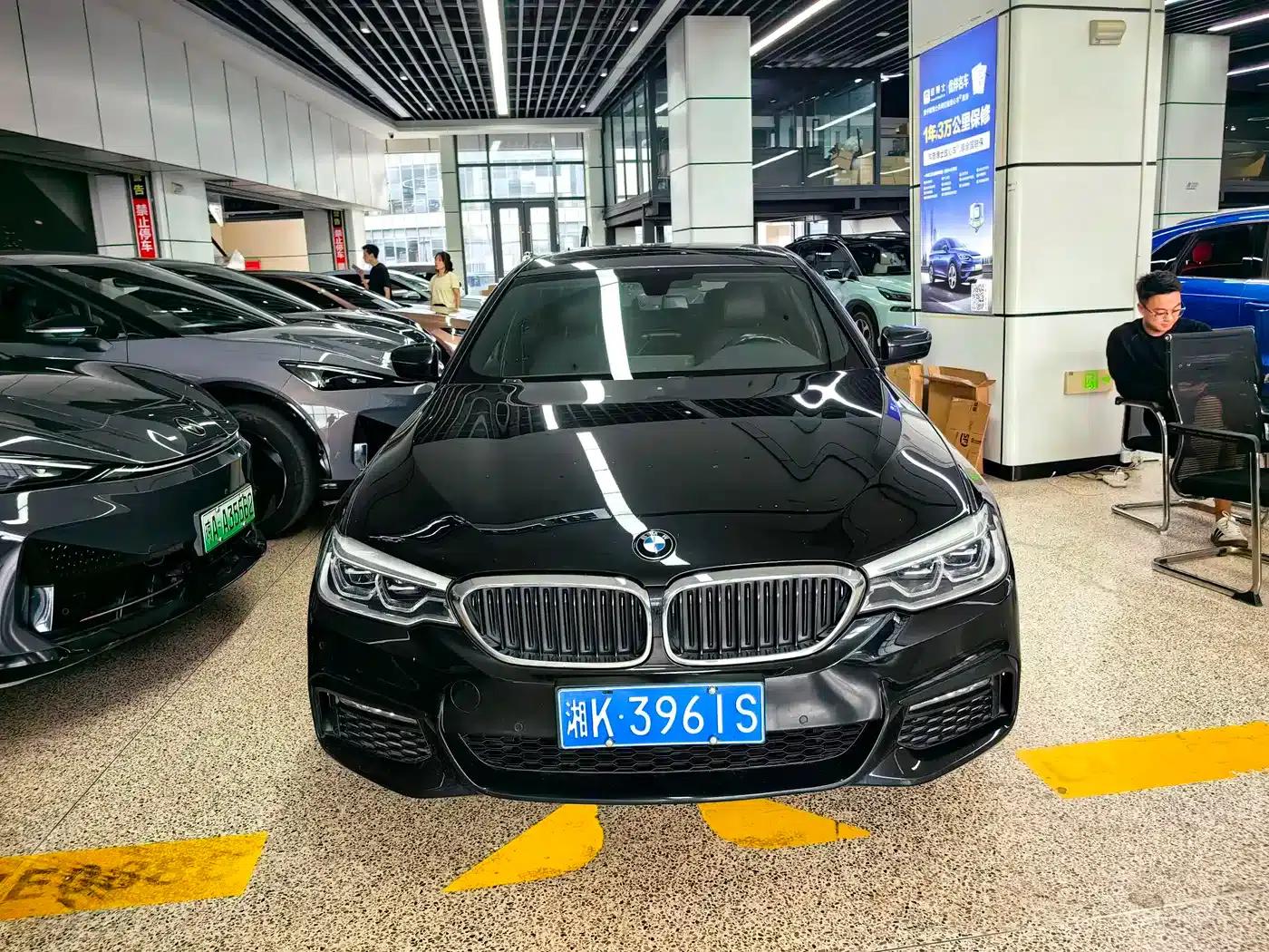 2018 BMW 5 Series 525Li M Sport Package — миниатюра 2
