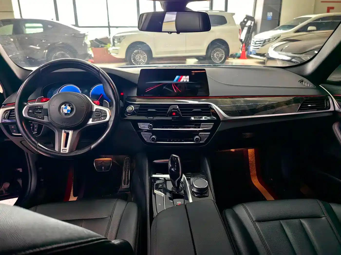 2018 BMW 5 Series 525Li M Sport Package — миниатюра 5
